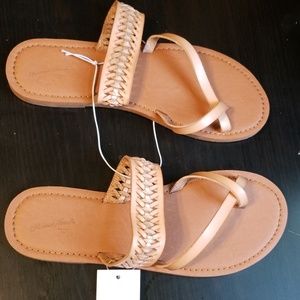 Universal thread womens sandals sz 8 brown